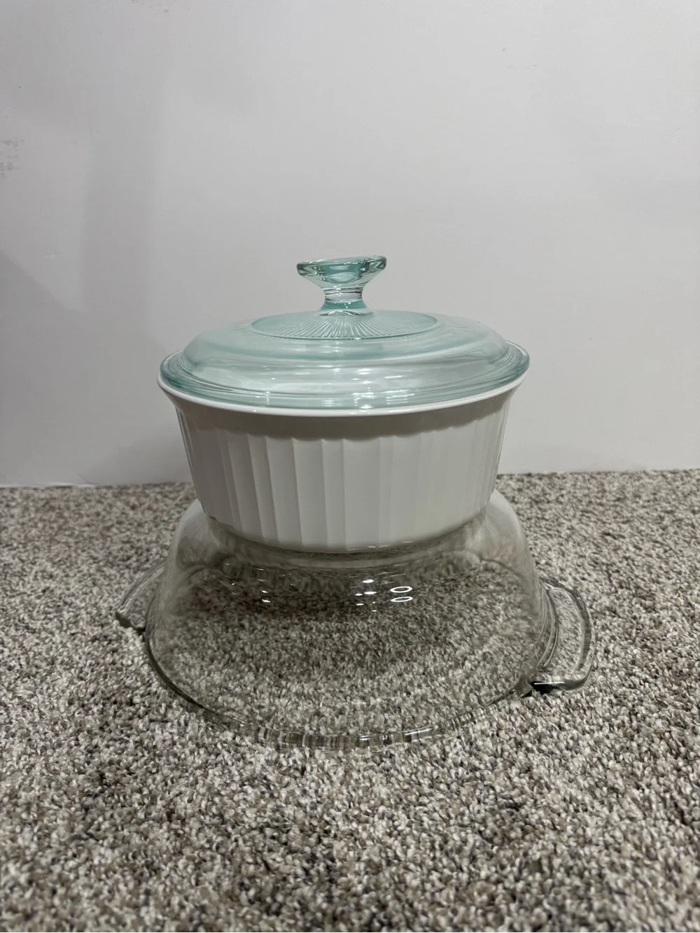 White Corningware 1.6 Liter Ceramic Covered Casserole Dish